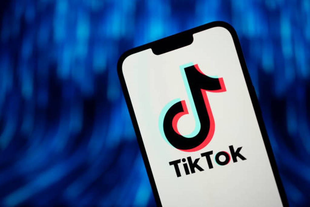 In accordance with Trump's announced executive order, TikTok has restored service for US customers