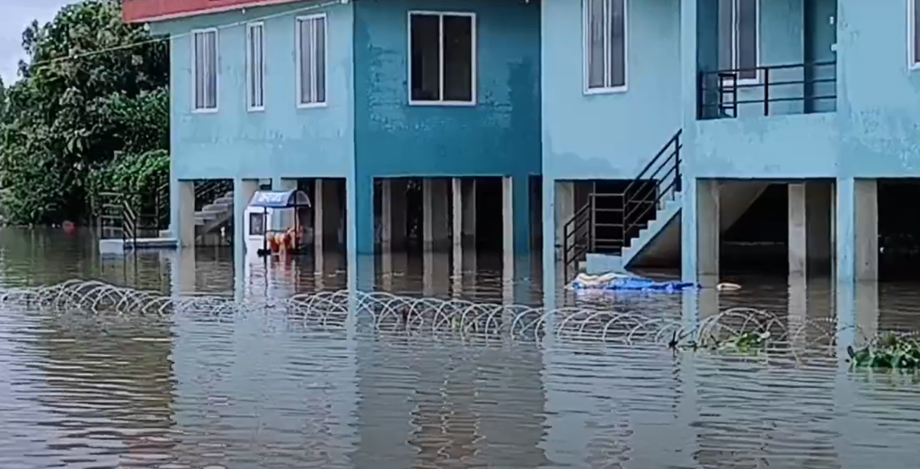 Kaudena’s Shivnagar Village Turns into an Island, 1,600 Houses Submerged in Sarlahi